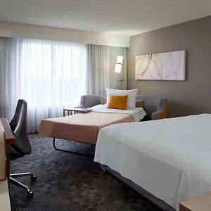 Courtyard By Marriott Toronto Airport